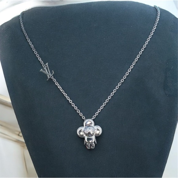 LOUIS VUITTON 2024 Vivienne Pendant Necklace - Picture 5 of 7